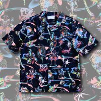 "Alien PEZZEEP" pattern shirt