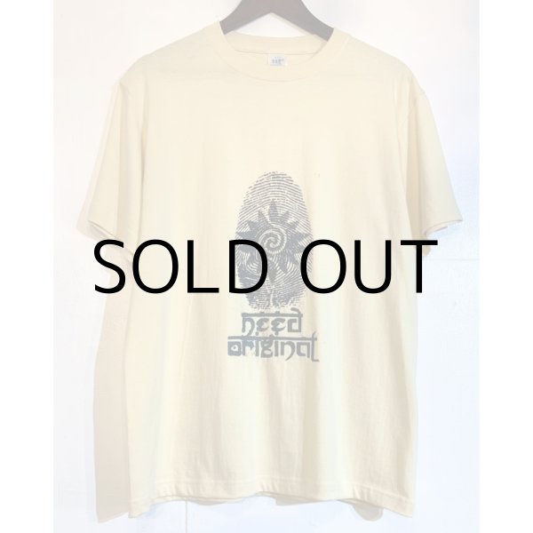 画像1: NEED ORIGINAL× TOMAS TOMAS T-SHIRT(Beige) (1)