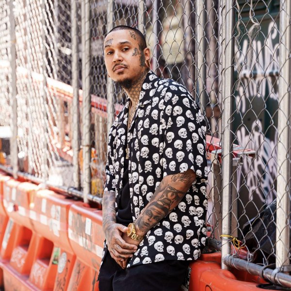 画像1: GxBxT&CHRIS GARVER "SKULL BUTTON" hawaiian shirt  ※7月末にお届け予定 (1)
