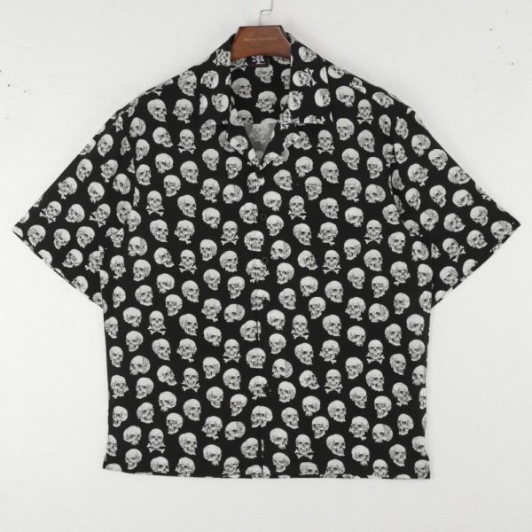 画像2: GxBxT&CHRIS GARVER "SKULL BUTTON" hawaiian shirt  ※7月末にお届け予定 (2)